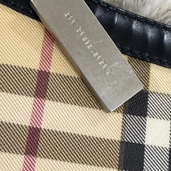 👜 Authentic Burberry Nova Check Shoulder Bag - Picture 3 of 7